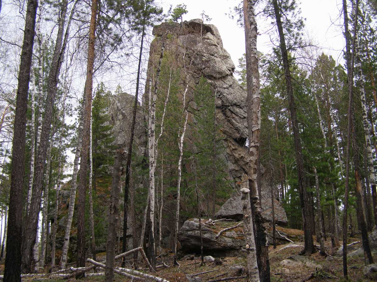Крупный скальник в северной части горы 928 м