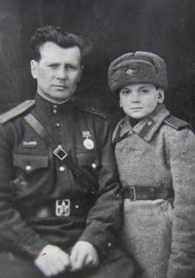 1943 