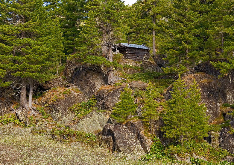 Зимовье в горах