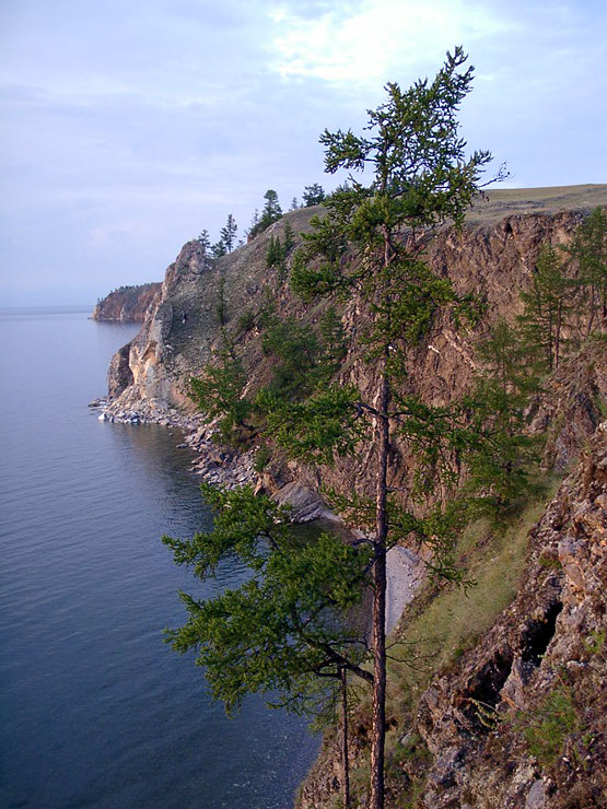 Крутые ольхонские берега
