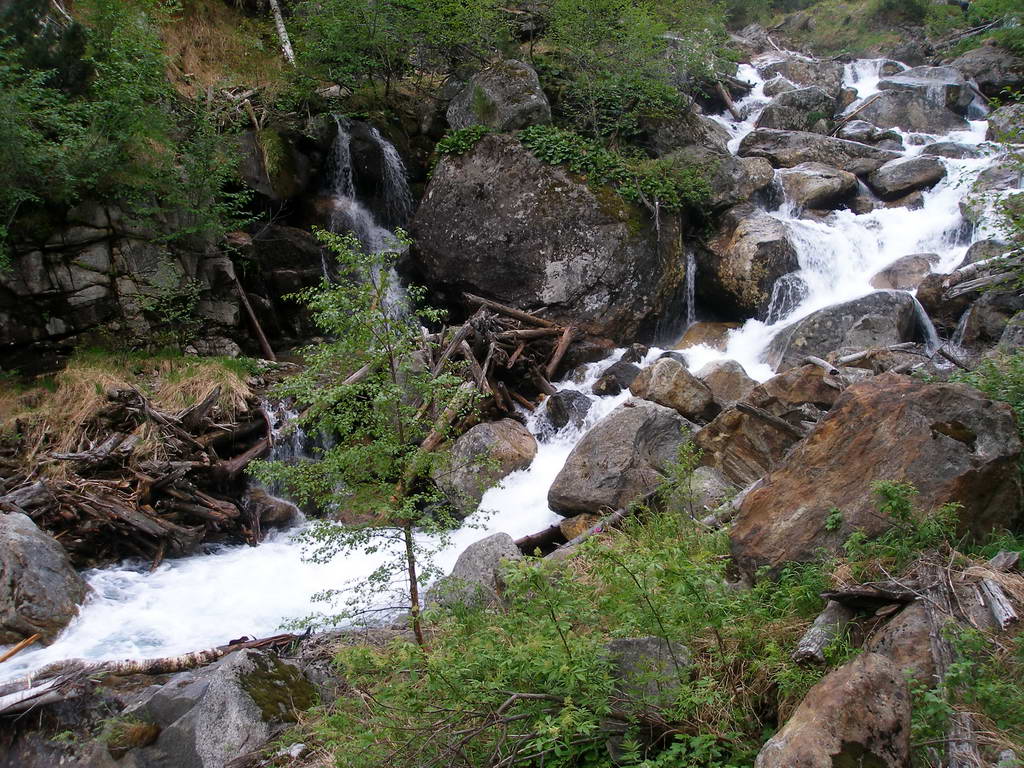 Водопад ниже Сказки