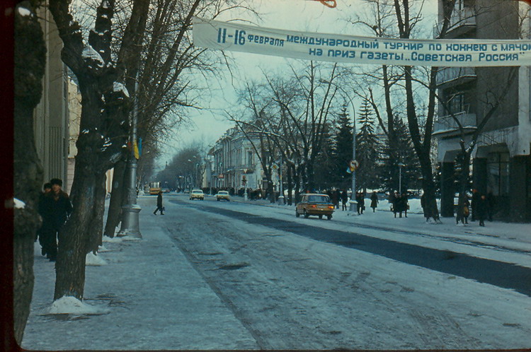 ,  1986 .