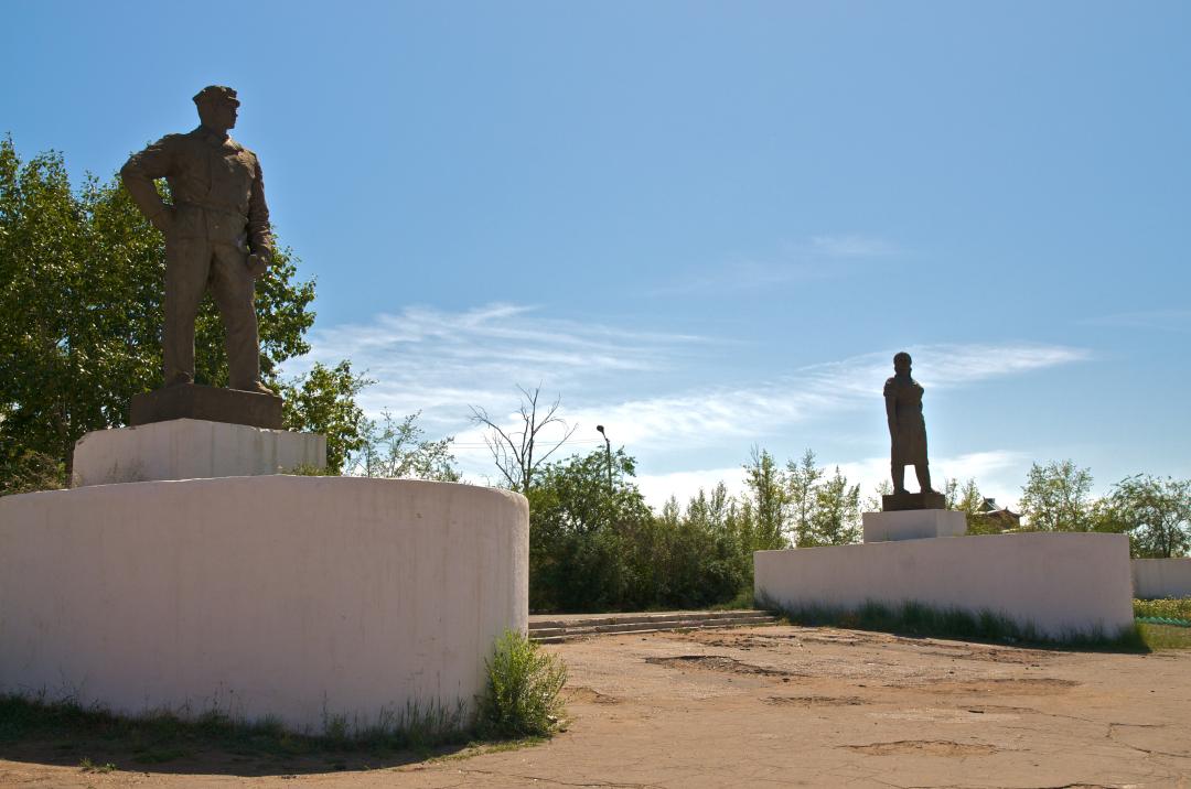 Гусиноозерск. Идолы.