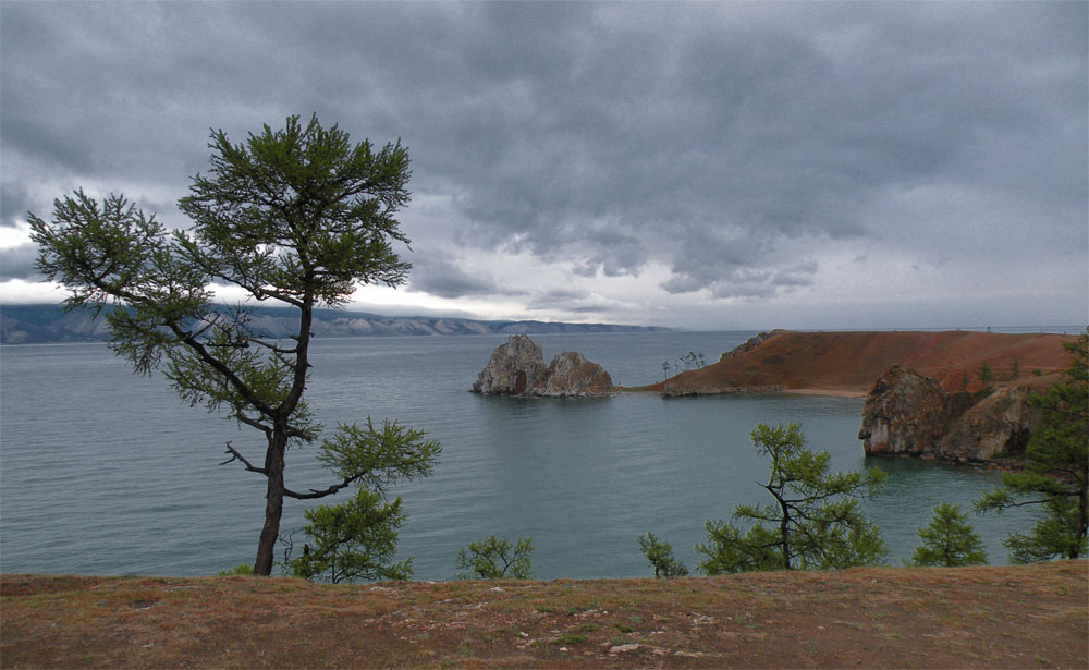 Скалы Шаманка и Богатырь
