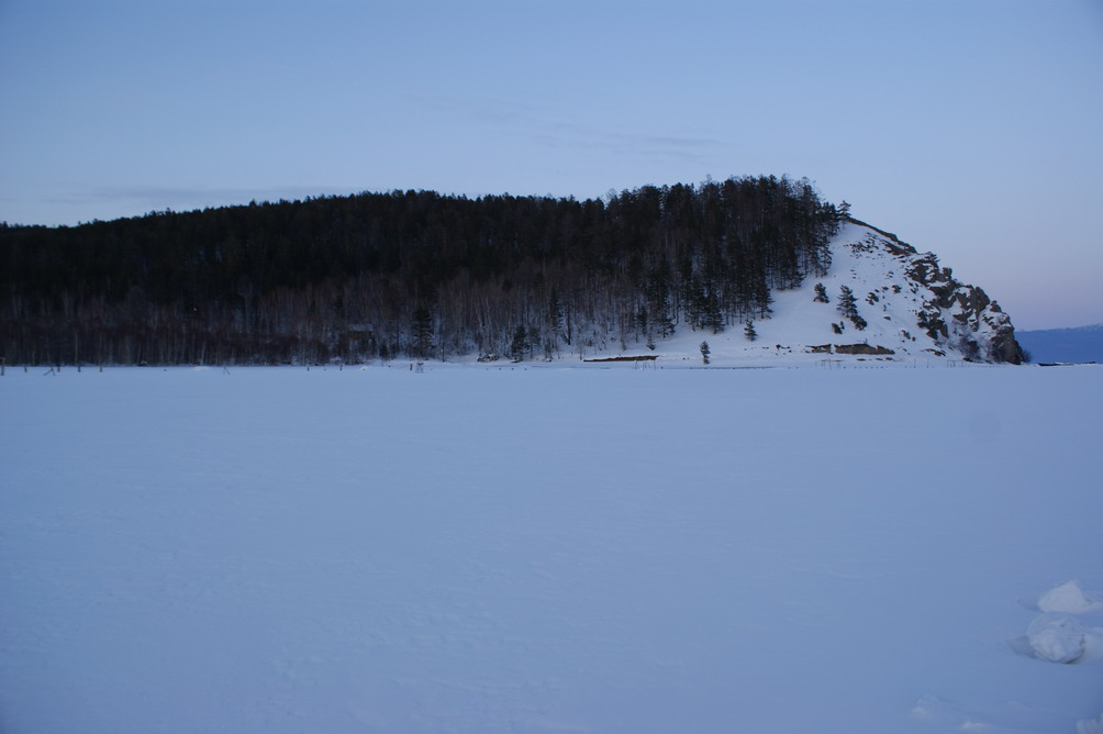Песчаная коса в Монахово, где все отдыхают летом. 