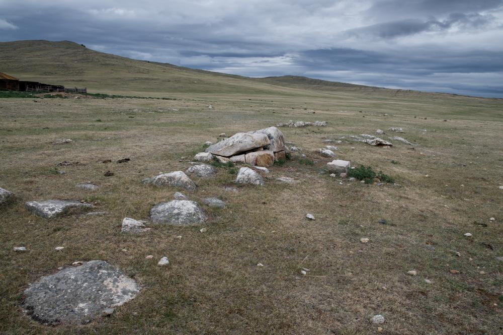 �������