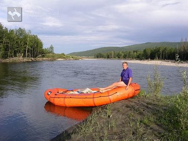 Сплав по реке Иркут(на горизонте с.Шимки).