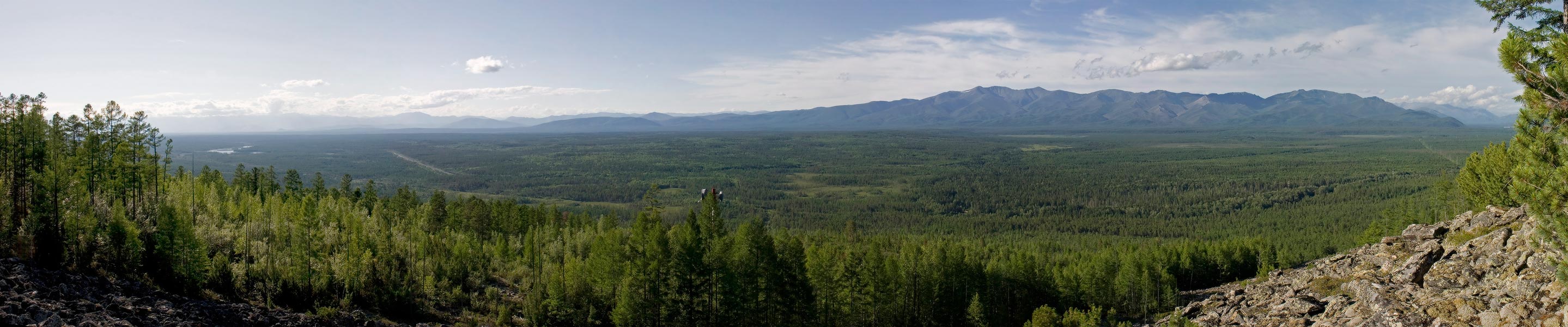 Верхнеангарская котловина у Делюн-Уранского хребта