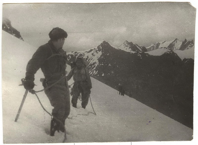   ! 1943 