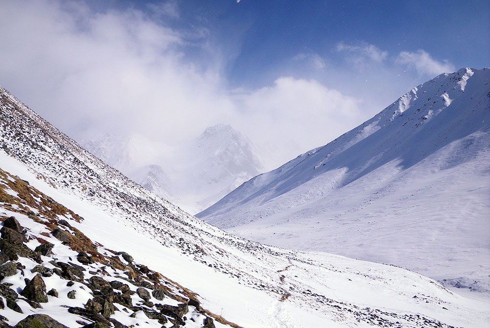 ����� ���