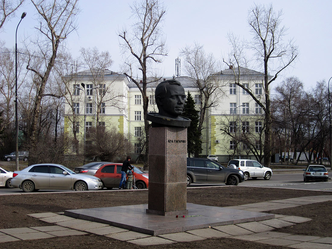 С прошедшим днём космонавтики!