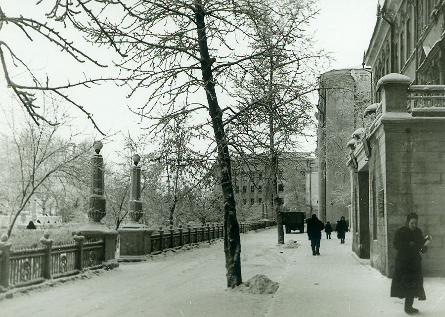     ... 1960.