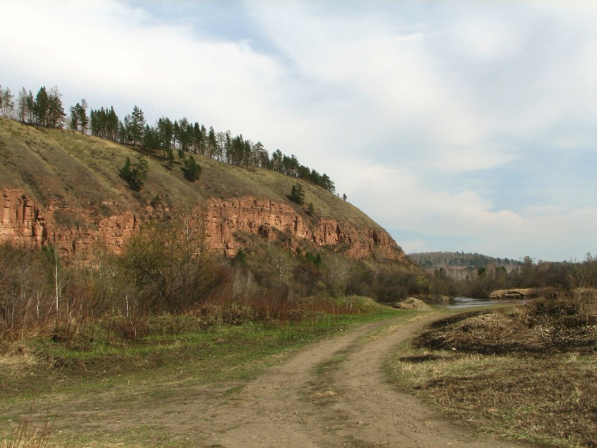 Красная гора весной