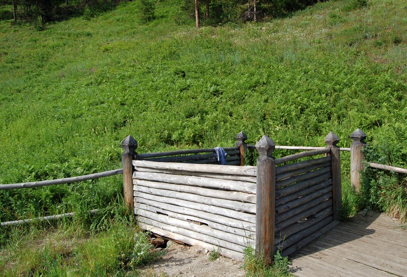 Змеёвый/Змеиный источник (внешне)