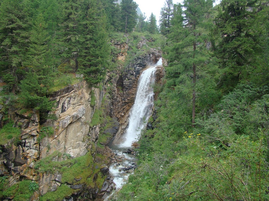 106. Водопад на р. Хубыты.