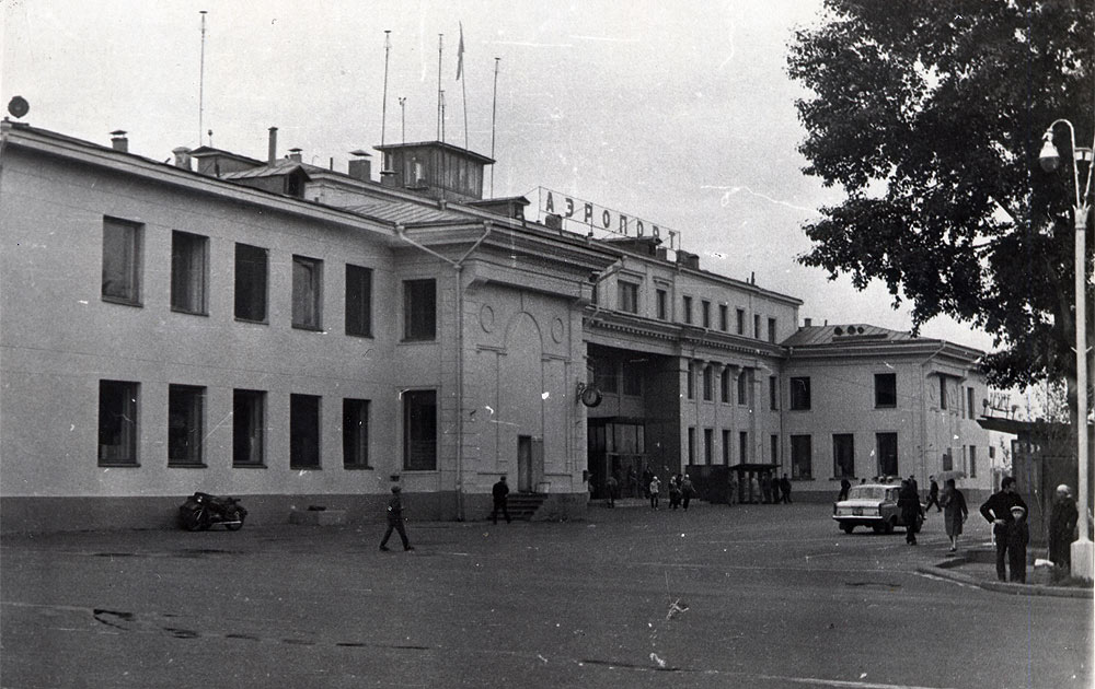  . 1966 .