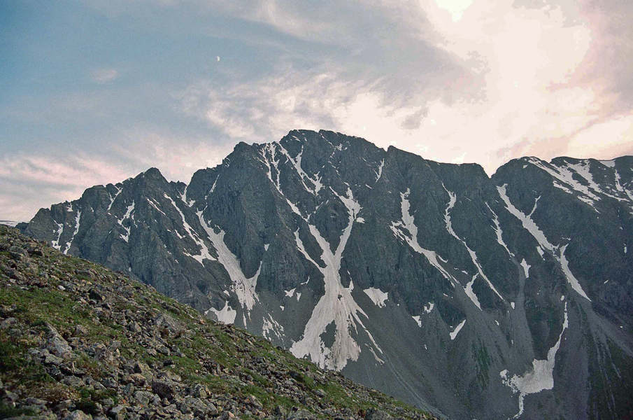 Взошла луна и солнце светит