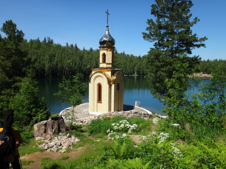 Часовня Изумрудное озеро Выдрино