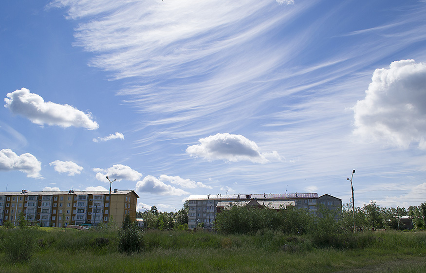 �������� ����������� � ������� ������� (Cirrus fibratus � Cumulus mediocris)