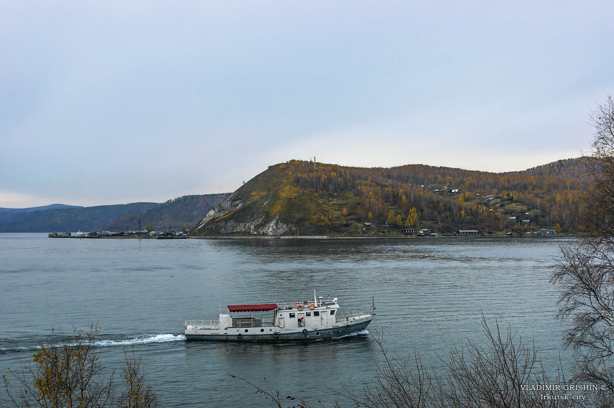 Водные прогулки по осеннему Байкалу